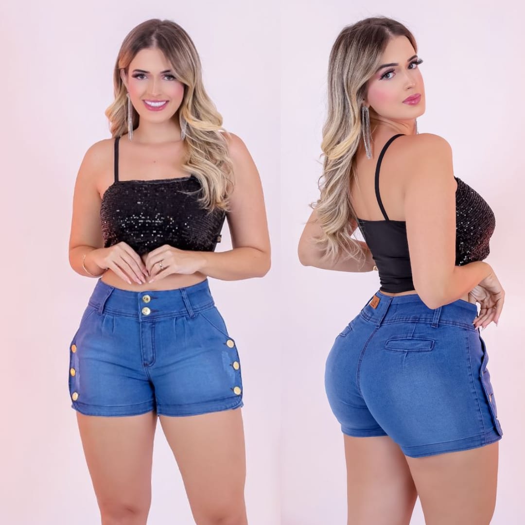 Short Jeans Claro com Botões: Estilo Luminoso